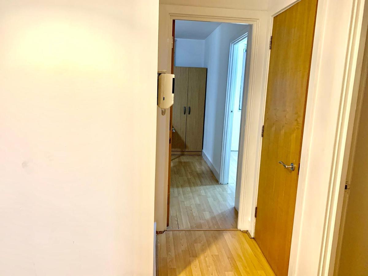 Central London 2 Bedrooms, Seperate Recption, Full Kitchen, Free Parking Extérieur photo