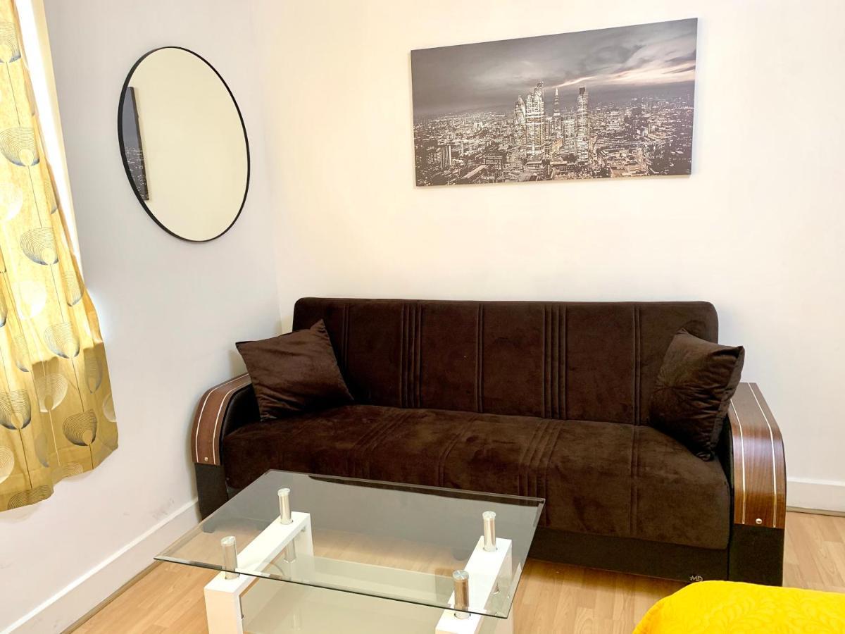 Central London 2 Bedrooms, Seperate Recption, Full Kitchen, Free Parking Extérieur photo